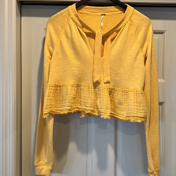 Free People gold Jersey knit cropped top with ruffle - Picture 11 of 13